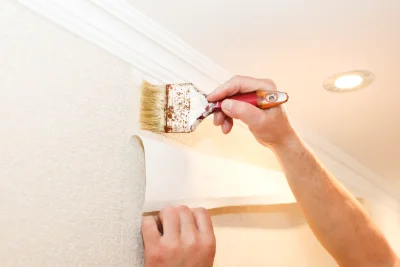 Pose de papier peint à Questembert — revêtements muraux et toiles de verre